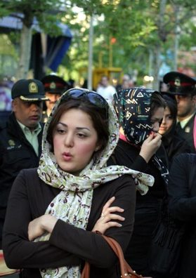 Perkembangan Dress Code Wanita Iran