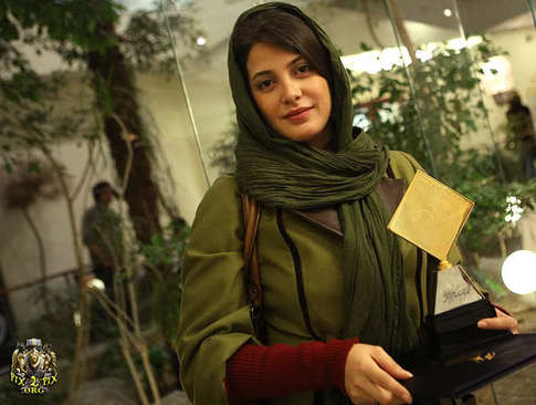 Foto Wanita Iran peserta Olympiade Fisika